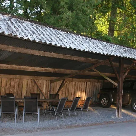 Vintage Farmhouse With Garden Roofed Terrace Bbq
